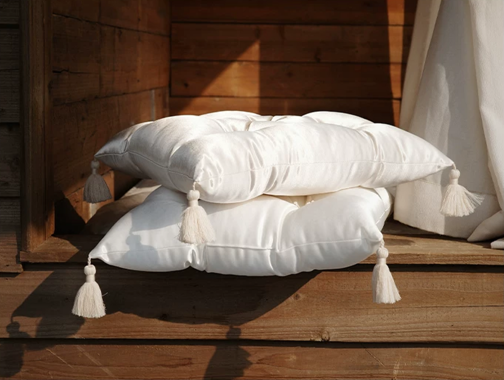 French Vintage Tufted Silk Blend Cushion - Mira