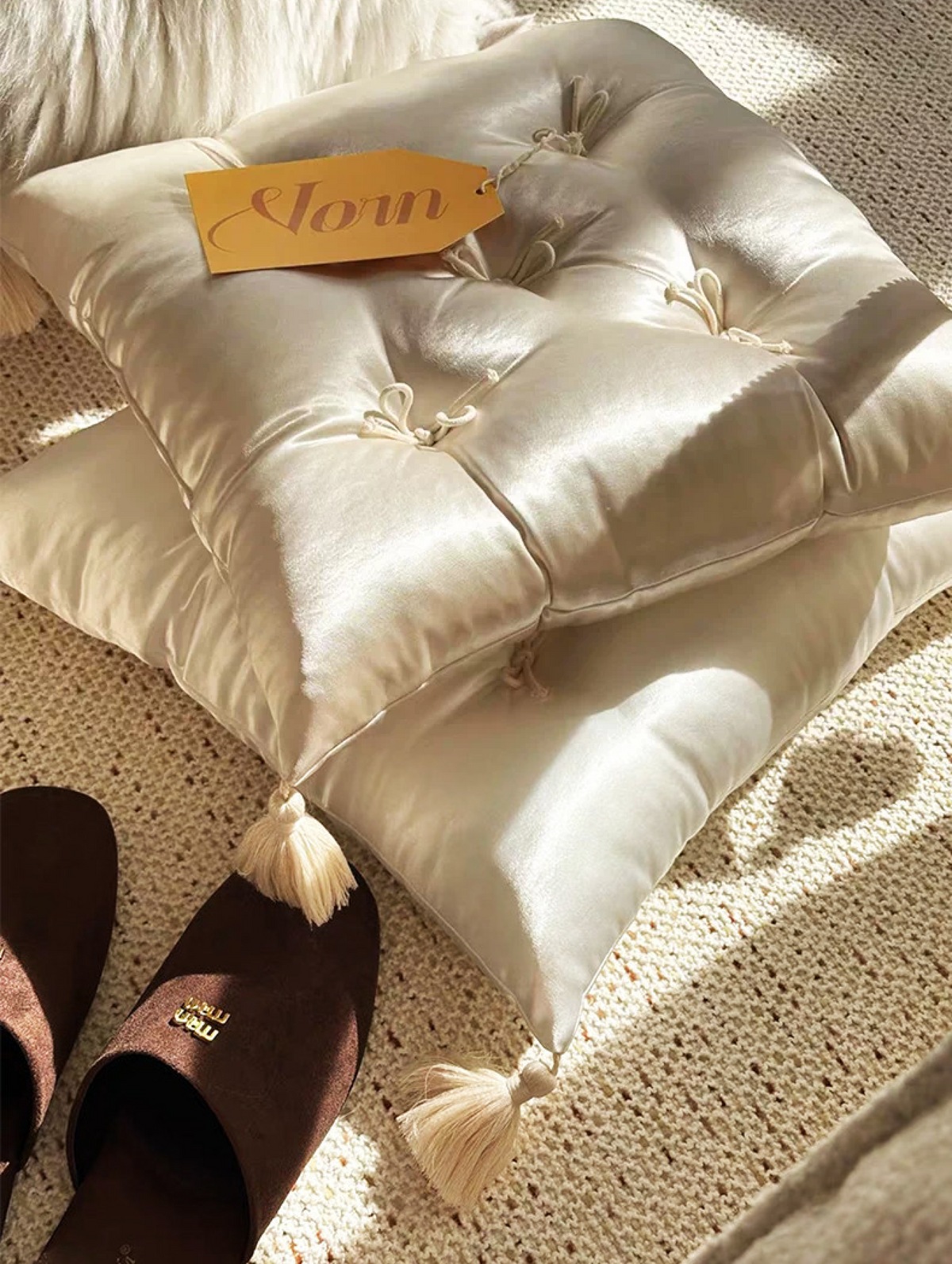 French Vintage Tufted Silk Blend Cushion - Mira