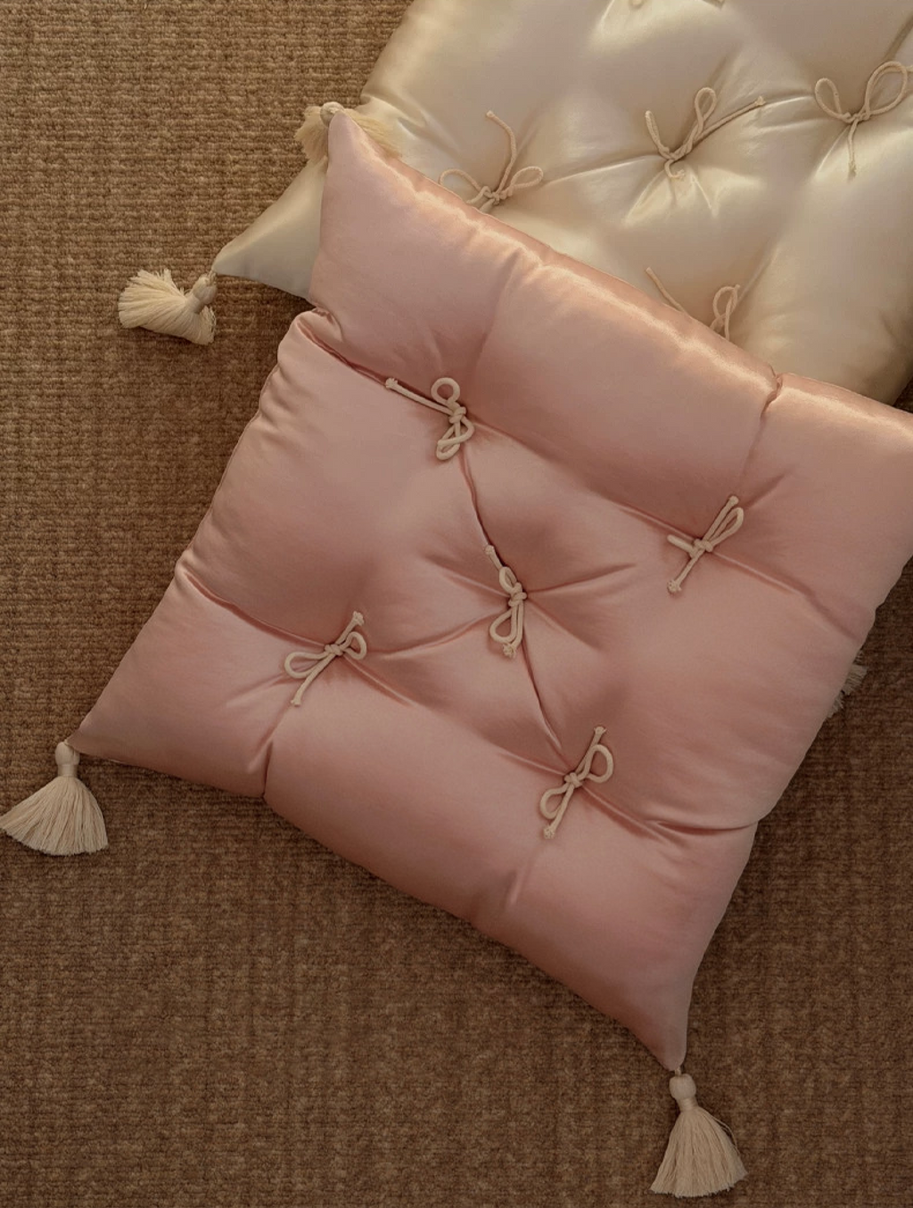 French Vintage Tufted Silk Blend Cushion - Mira